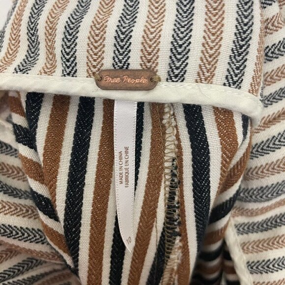 Free People Woman’s Striped High Waisted Tie Button Front Shorts Size 10 - Picture 6 of 7